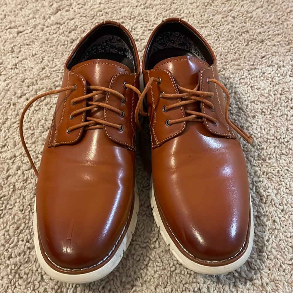 Like new Bruno Marc dress shoes